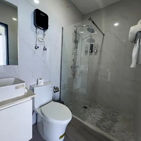 Blue Ocean -A Sky Harbour Oceanfront Twin Suite