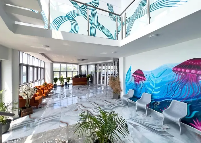 Blue Ocean -a Sky Harbour Oceanfront Twin