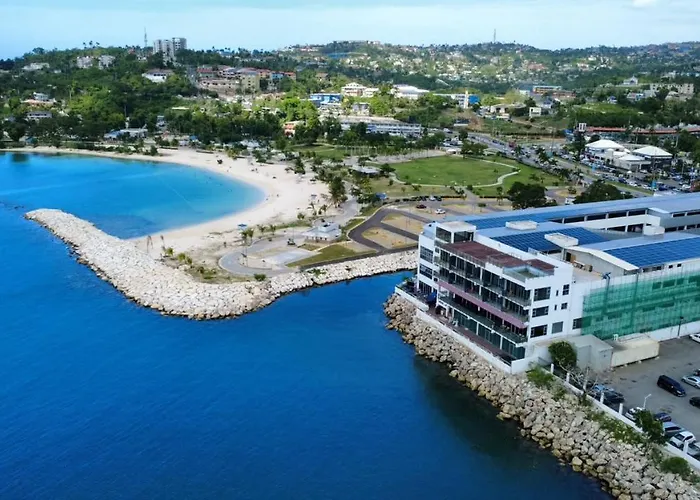 Hotel Blue Ocean -a Sky Harbour Oceanfront Twin 4*